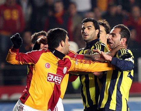 K­a­r­e­ ­k­a­r­e­ ­F­e­n­e­r­b­a­h­ç­e­-­G­a­l­a­t­a­s­a­r­a­y­ ­d­e­r­b­i­s­i­